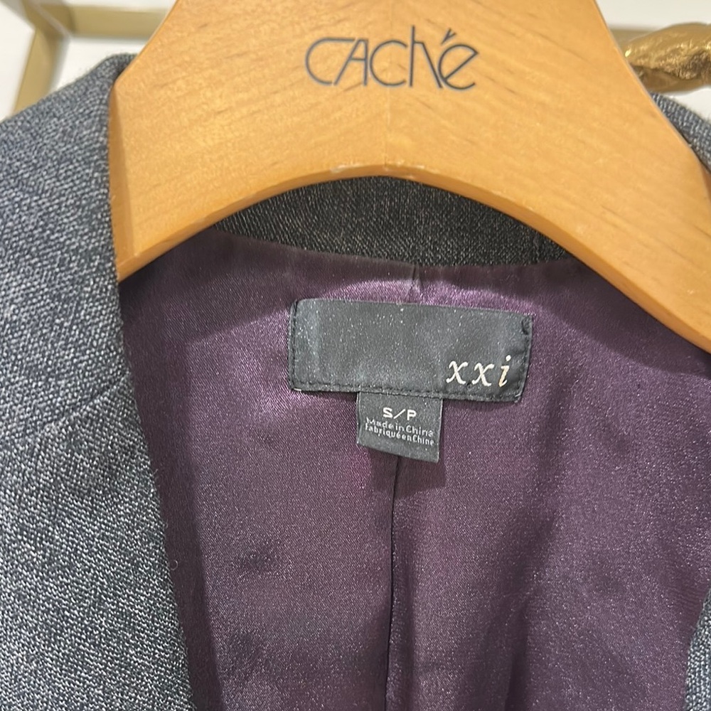 Black Satin sleeve blazer - Picture 4 of 8